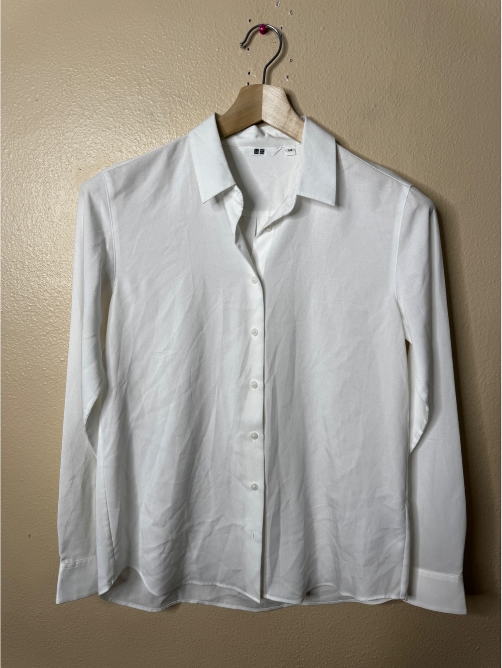 UNIQLO Women’s White Long Sleeve Button Up Shirt Small Minimalist Casual